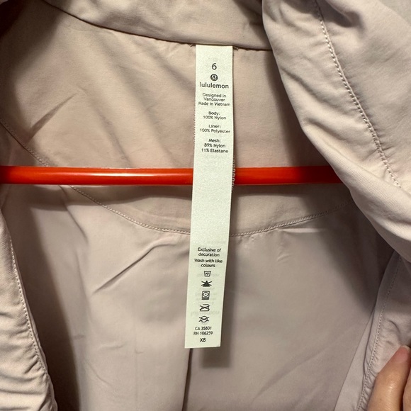 Lululemon cropped coat - Picture 2 of 3
